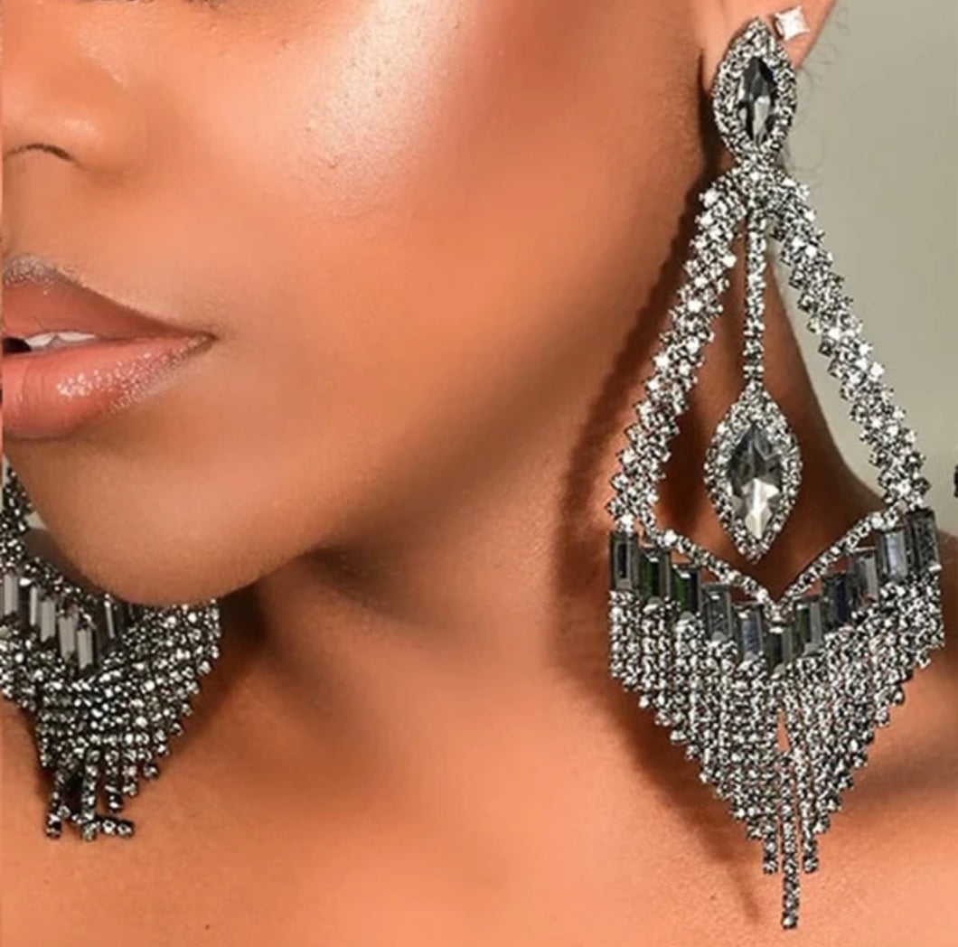 Diamond dancing earrings