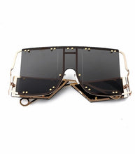 Load image into Gallery viewer, Oversized RiRi sunglasses
