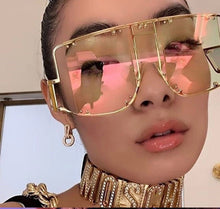 Load image into Gallery viewer, Oversized RiRi sunglasses
